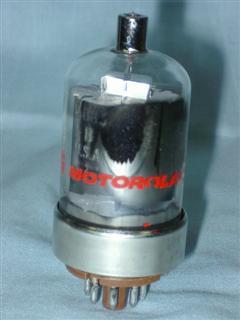Válvulas petodos para transmissores para soquete octal de oito pinos - Válvula 8552 / 6883B Motorola